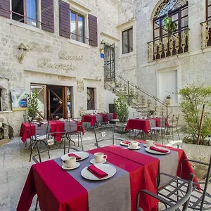 4* Bed and breakfast Palace Derossi