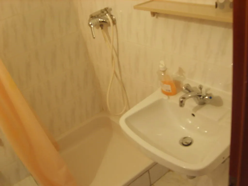 Rooms Roso Trogir 2*,
